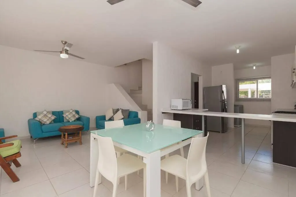 הוילה פלאייה דל כרמן Casa Bella בית נופש