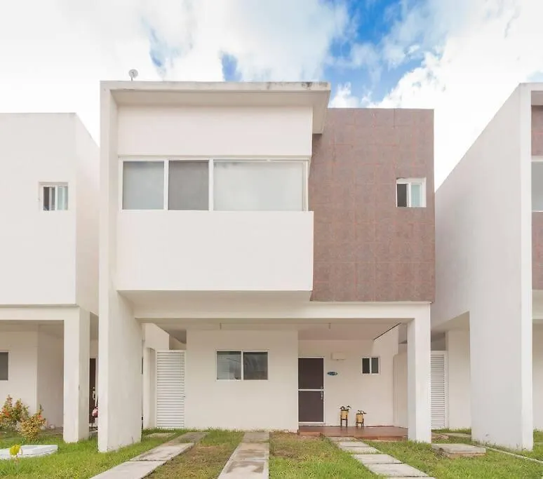 הוילה פלאייה דל כרמן Casa Bella 0*,  מקסיקו